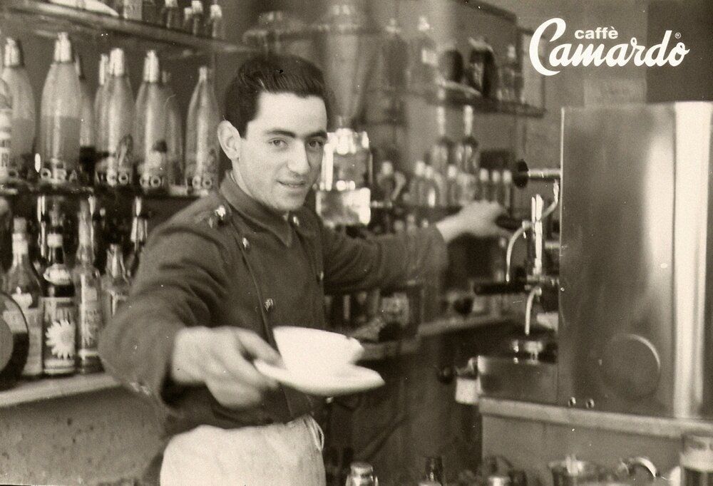 Caffè Camardo servito in un bar di Roma 