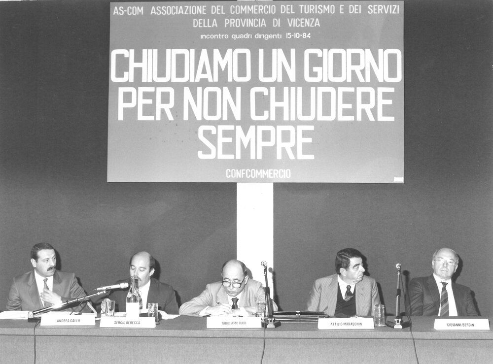 Manifestazione ASCOM Vicenza "Chiudiamo un giorno per non chiudere sempre"